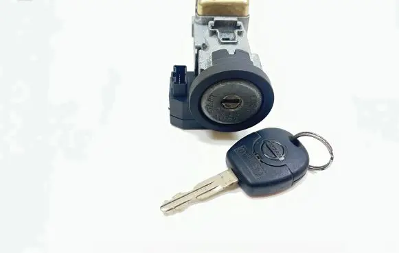 Nissan X-Trail T30 Ignition lock 2671032209 28590C9902
