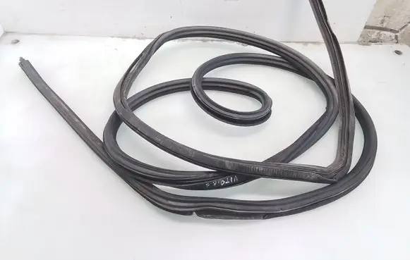 Mercedes-Benz Vito Viano W638 Sliding door rubber seal 