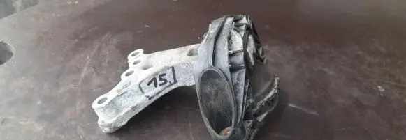 Peugeot 208 I Engine mount vacuum valve 9676780580