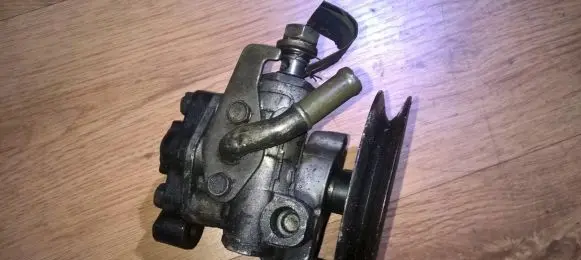 Mitsubishi Galant Power steering pump 