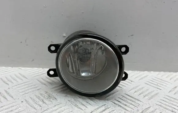 Toyota Avensis T250 Front fog light 812100D041 812100D042