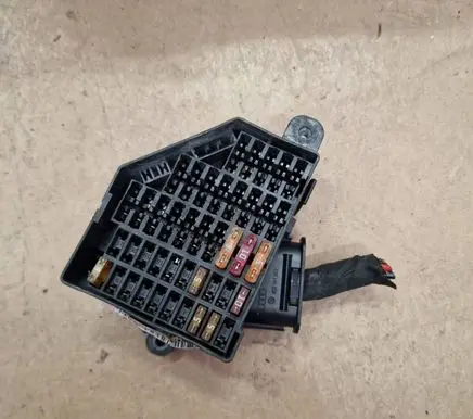 Volkswagen PASSAT B7 Fuse box set 3C2941823