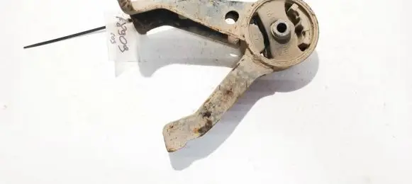 Mitsubishi Grandis Engine mount bracket mr594384