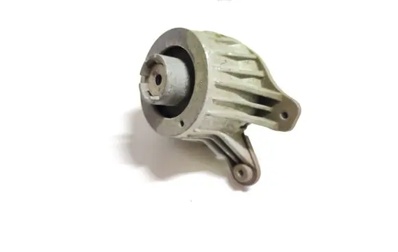Mercedes-Benz C W205 Engine mount bracket A2052406717