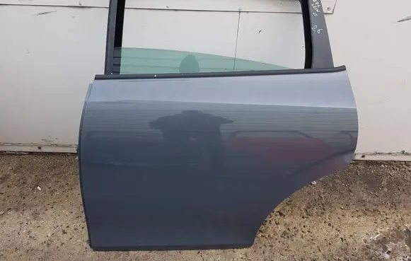 Seat Leon (1P) Rear door 