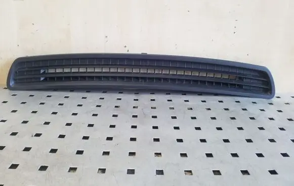 Nissan Qashqai Dashboard air vent grill cover trim 68745JD000