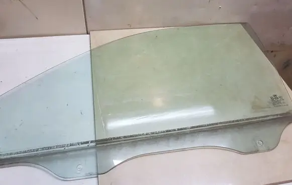 Hyundai Tucson LM Front door window glass four-door