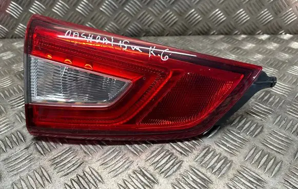Tailgate rear/tail lights