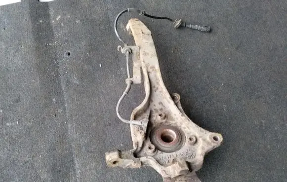 Chrysler Sebring (ST-22 - JR) Front wheel hub spindle knuckle
