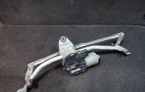BMW X3 F25 Front wiper linkage and motor 7213275 61617213275