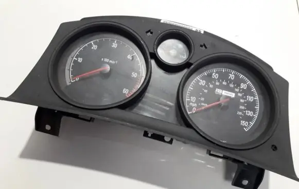 Opel Zafira B Speedometer (instrument cluster) 13251605 0055km61