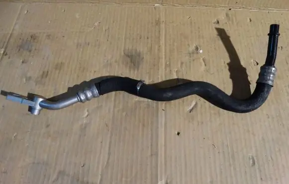 BMW 1 E82 E88 Gearbox oil cooler pipe/hose N54
