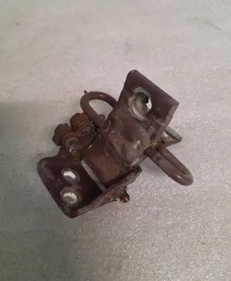 Audi 80 90 B3 Front door lower hinge 893831411