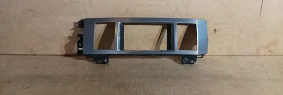 Radio/GPS head unit trim