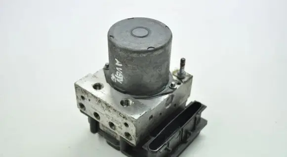 Toyota Avensis T270 ABS Pump 0265235496 4454005070