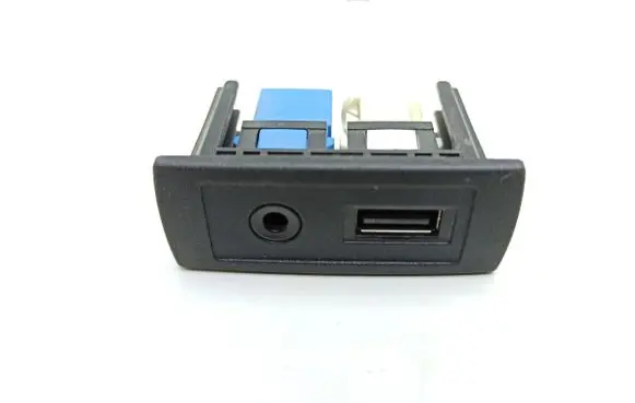 Mercedes-Benz Vito Viano W447 USB socket connector A4478200087
