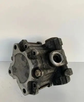 BMW 3 E46 Power steering pump 91208