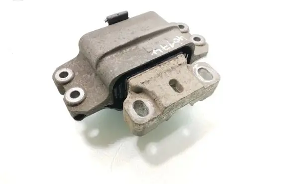 Volkswagen Golf Plus Engine mount bracket 1K0199555