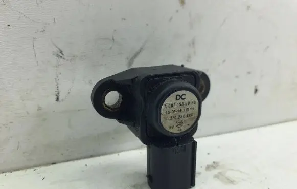Mercedes-Benz E W212 Air pressure sensor A0061539928 1004151B11 0261230194