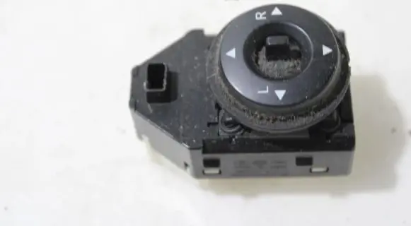 KIA Ceed Wing mirror switch