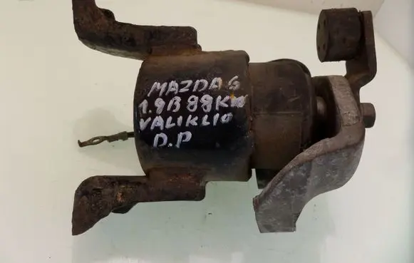 Mazda 6 Engine mount bracket