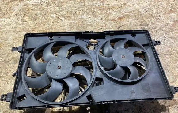 Volkswagen Crafter Radiator cooling fan shroud A9065010201
