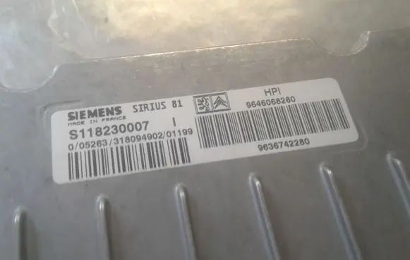Citroen C5 Engine control unit/module S118230007