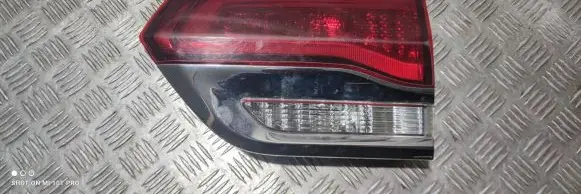 Jeep Grand Cherokee Tailgate rear/tail lights P68110046AC 68110046
