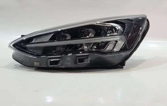 Ford Focus Headlight/headlamp JX7B13B626AG