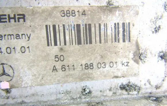 Mercedes-Benz Vito Viano W638 Oil filter mounting bracket A6111880301