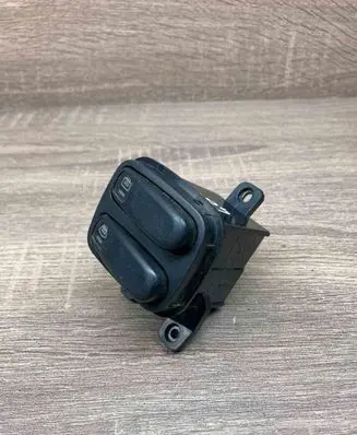 Mazda Xedos 6 Windscreen/window heater switch 3526 Stanley