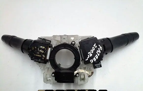 Mitsubishi Pajero Other switches/knobs/shifts 8600A292