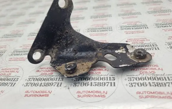 Audi Q7 4L Fender mounting bracket 4L0821135