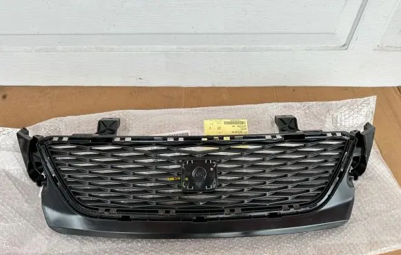 Seat Ibiza IV (6J,6P) Front bumper upper radiator grill 6JA853668 320010111 111101302010