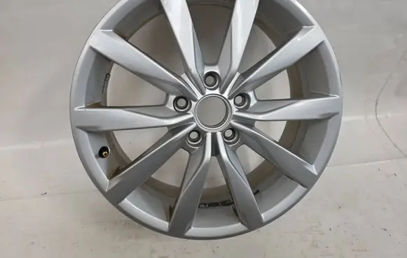 Volkswagen Golf VII R17 alloy rim 5G0601025K