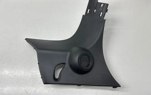 (D)pillar trim (top)