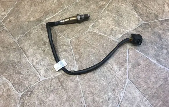 BMW 5 F10 F11 Lambda probe sensor 7576673