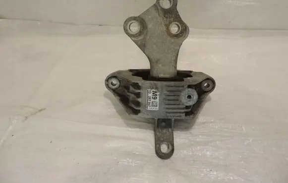Opel Astra J Engine mount vacuum valve 13287957