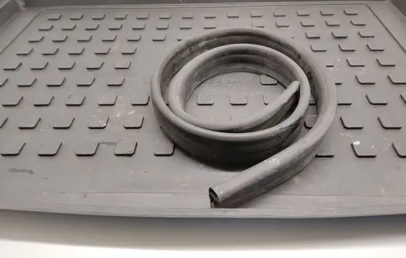 Mercedes-Benz GLK (X204) Engine compartment rubber A2048870298