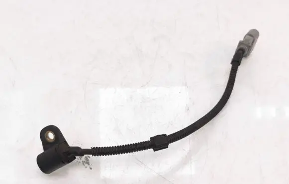 Volkswagen Touran I Camshaft position sensor 03G906433 9805940
