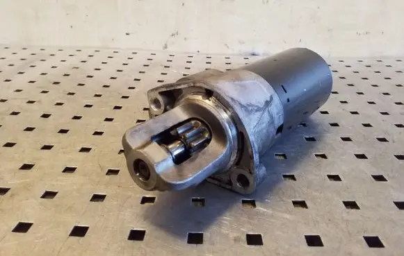 Mercedes-Benz E W212 Starter motor A0061519901 0001115098