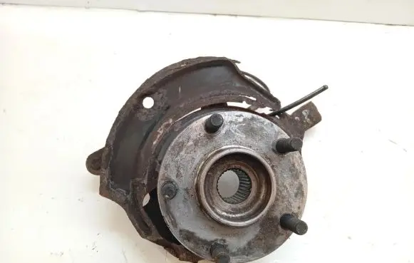 Nissan X-Trail T30 Front wheel hub spindle knuckle
