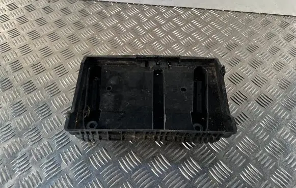 Battery tray