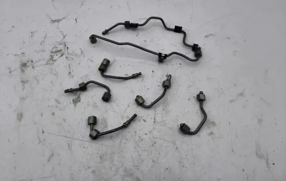 Mercedes-Benz ML W164 Fuel injector supply line/pipe 200110E2