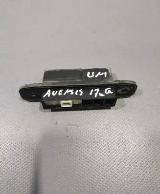 Toyota Avensis T270 Tailgate opening switch 
