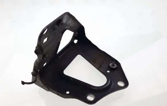 Audi A6 S6 C6 4F Fender mounting bracket 4F0821135B