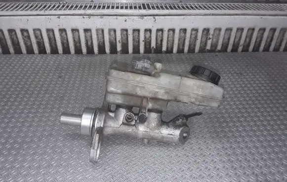 Renault Megane II Master brake cylinder