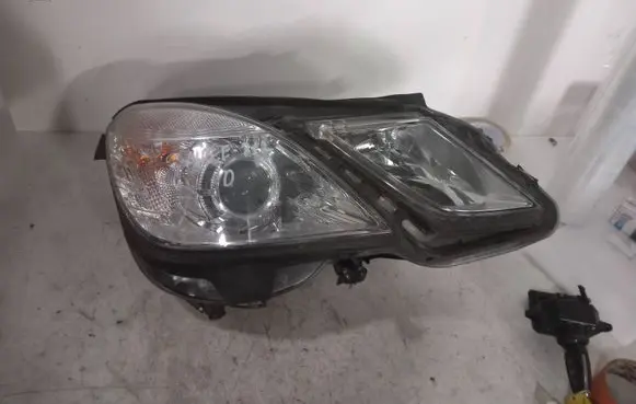 Mercedes-Benz E W212 Headlight/headlamp A2128208461 1LL01080004