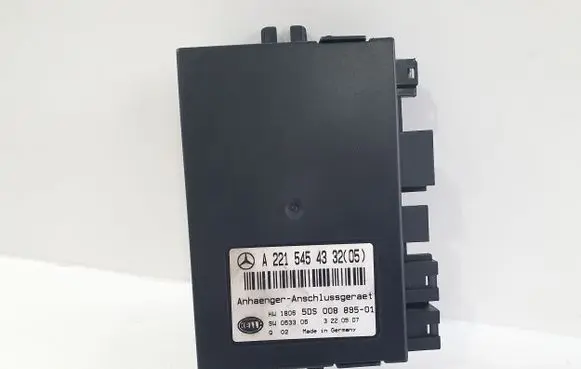 Mercedes-Benz C W204 Tow bar trailer control unit/module A2215454332 5DS00889501