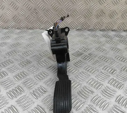 Mercedes-Benz Vito Viano W447 Accelerator throttle pedal A9073010200
